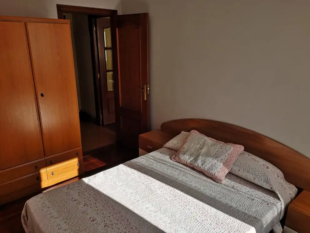 Habitación de Piso de alquiler en Pasaia con Calefacción, Parquet y Amueblado