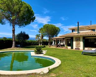 Jardí de Casa o xalet en venda en Navata amb Aire condicionat, Terrassa i Piscina