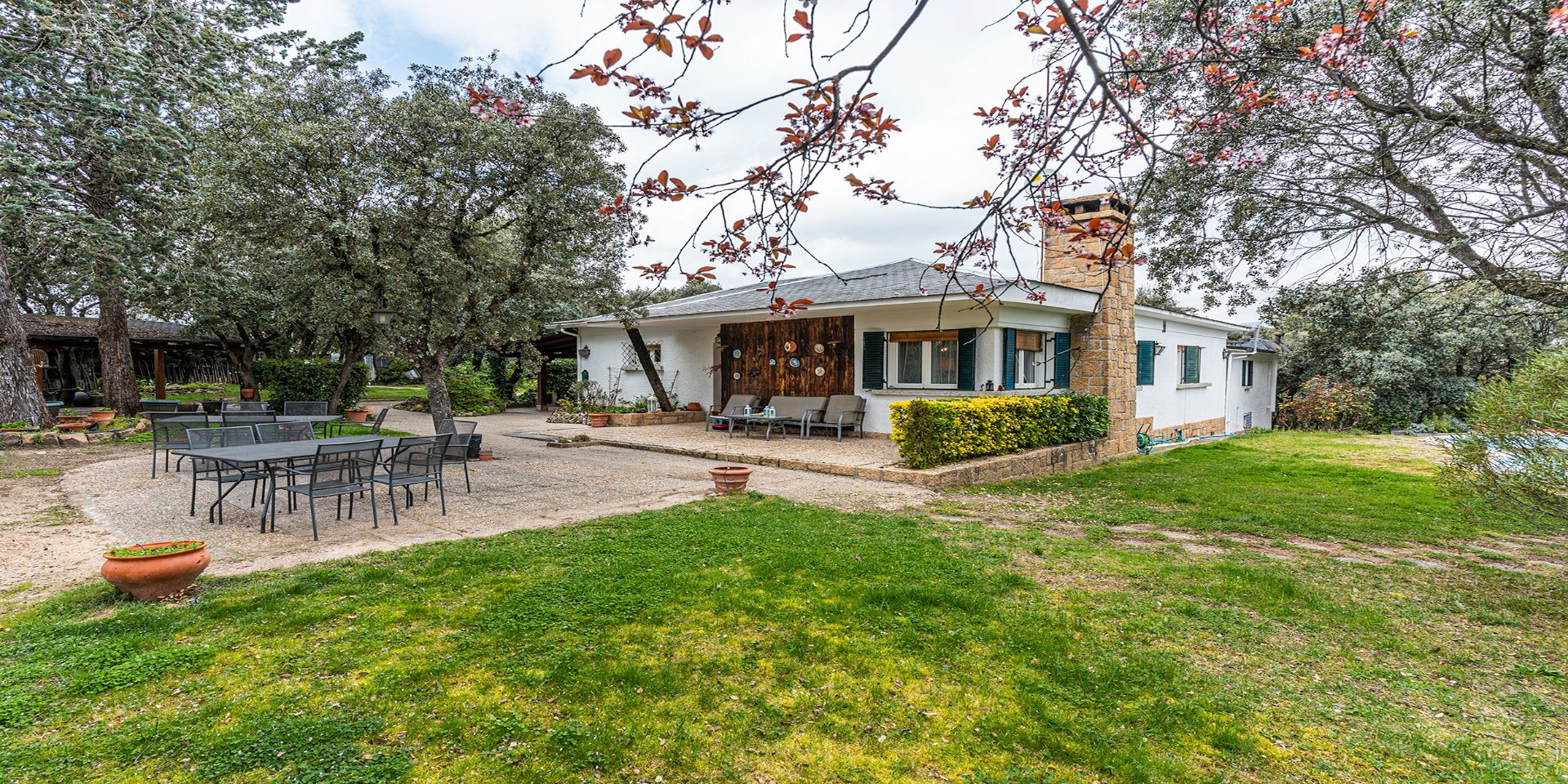 Exterior view of House or chalet for sale in Las Rozas de Madrid  with Heating, Private garden and Swimming Pool