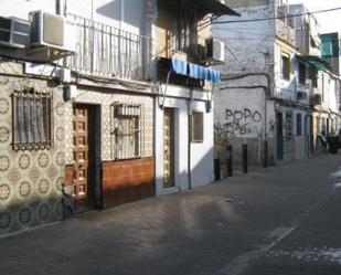 Exterior view of Single-family semi-detached for sale in  Sevilla Capital