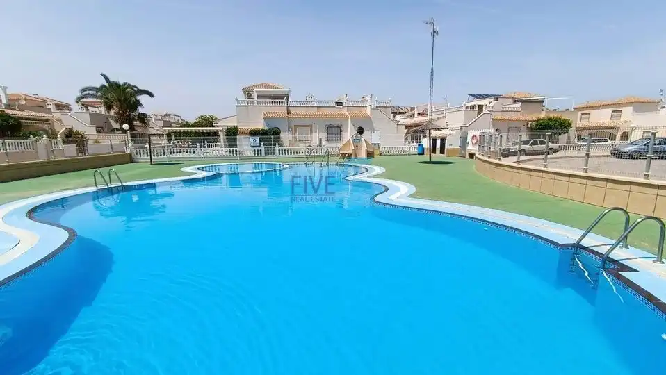Bungalow avec piscine à vendre à Orihuela Costa, imagen 2