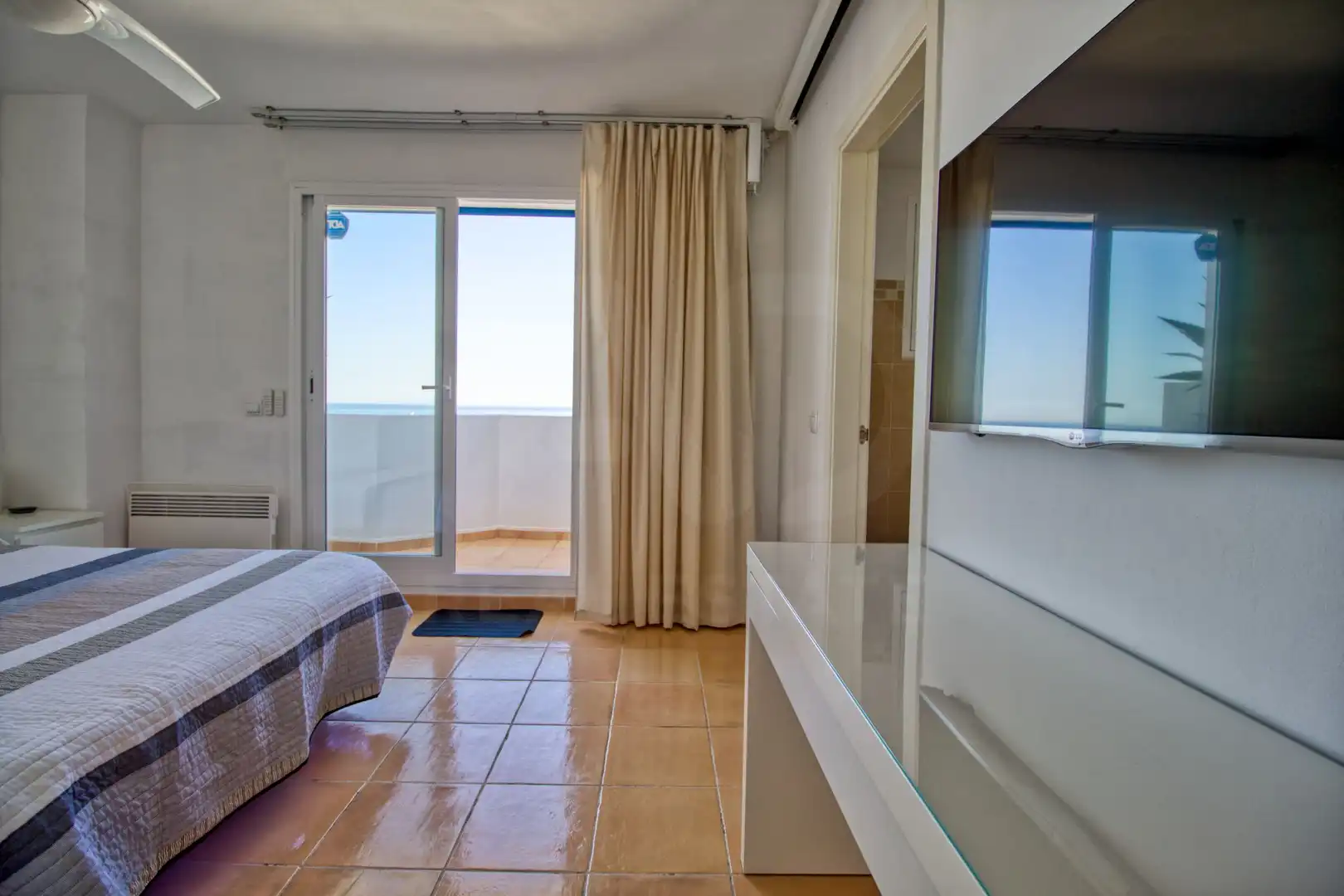 Casa aparellada amb piscina en venda a Torremuelle, imagen 10