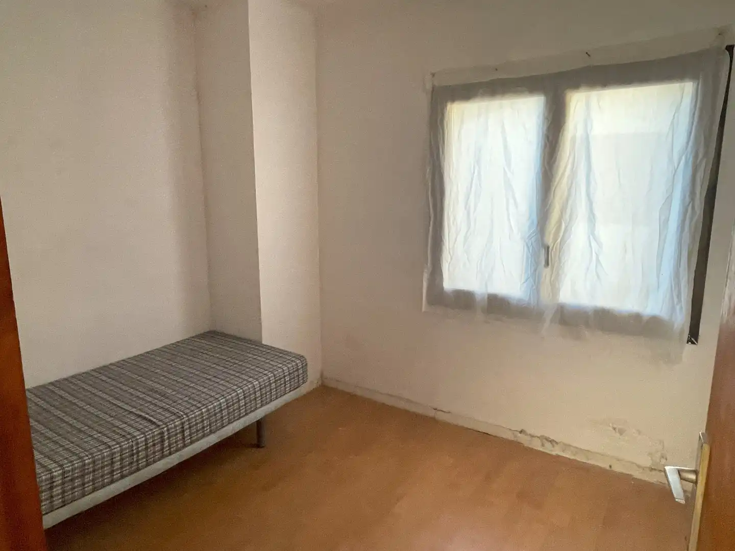 Habitación de Finca rústica en venta en Quart con Calefacción, Jardín privado y Parquet