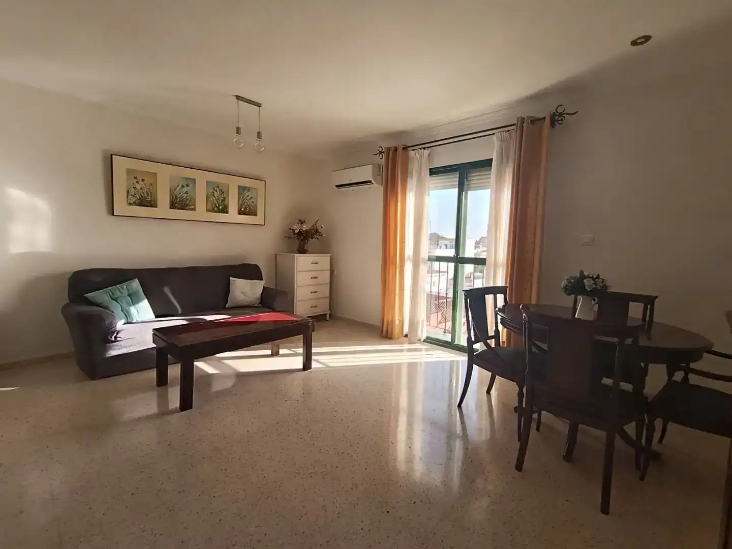 Sala d'estar de Pis en venda en Lebrija amb Aire condicionat i Balcó