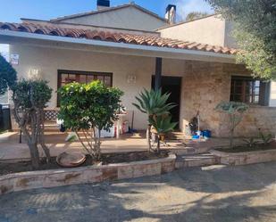Vista exterior de Casa o xalet de lloguer en Cervelló amb Calefacció, Jardí privat i Terrassa