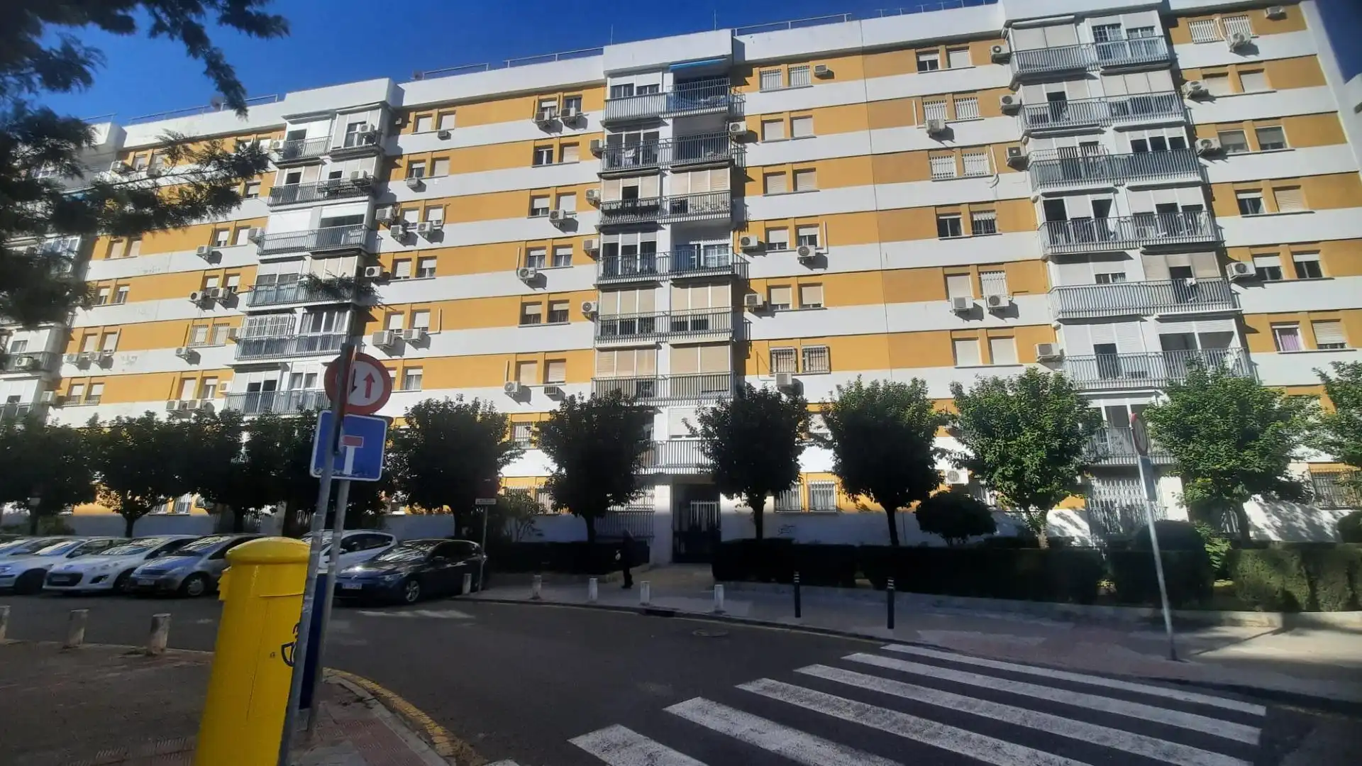 Vista exterior de Piso de alquiler en Sevilla con Aire acondicionado, Amueblado y Balcón