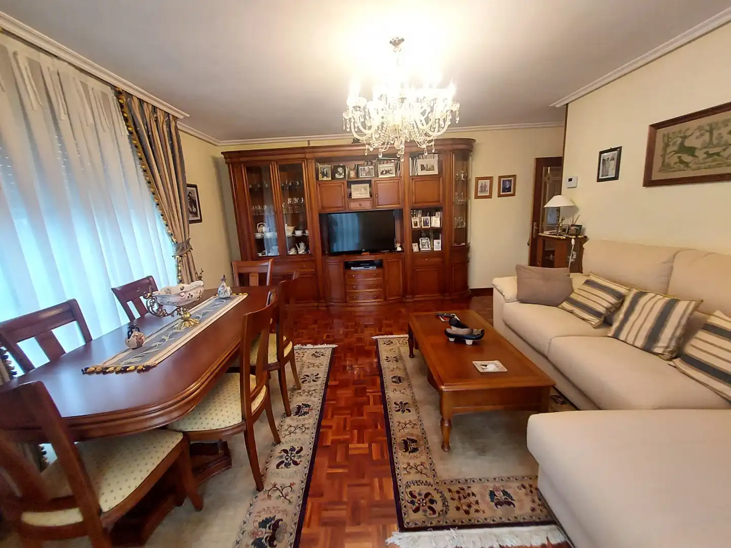 Sala de estar de Piso en venta en Burgos con Calefacción, Parquet y Trastero