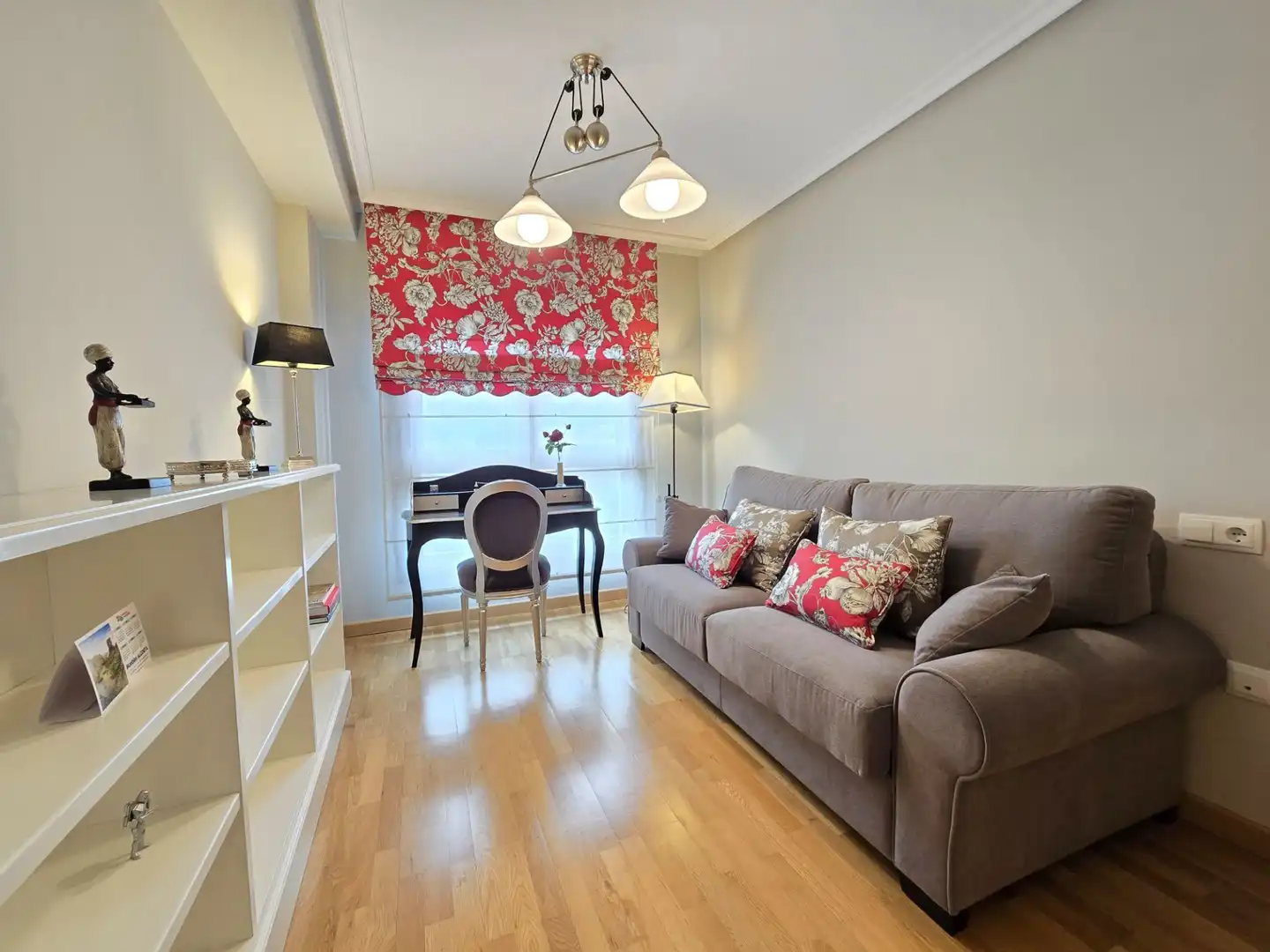 Sala de estar de Piso en venta en Llanes con Calefacción, Terraza y Trastero