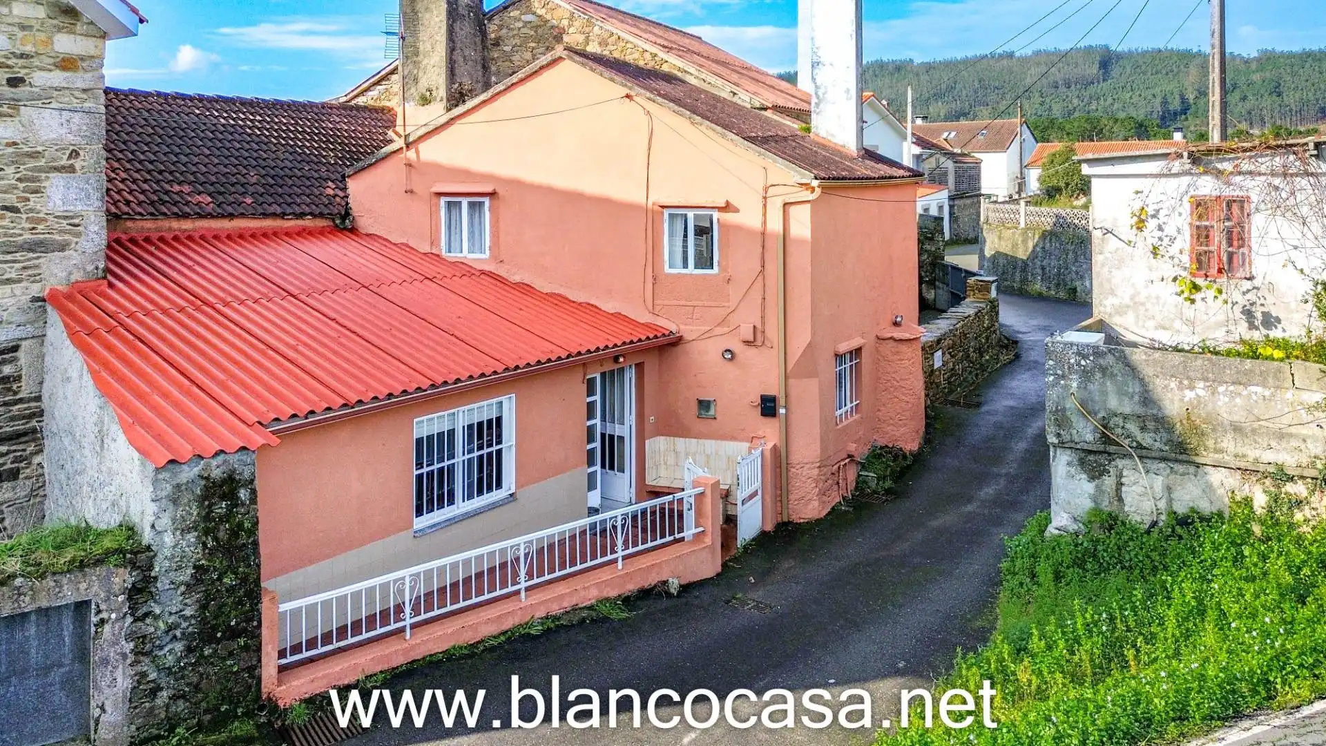 Vista exterior de Casa o chalet de alquiler en Ponteceso con Terraza