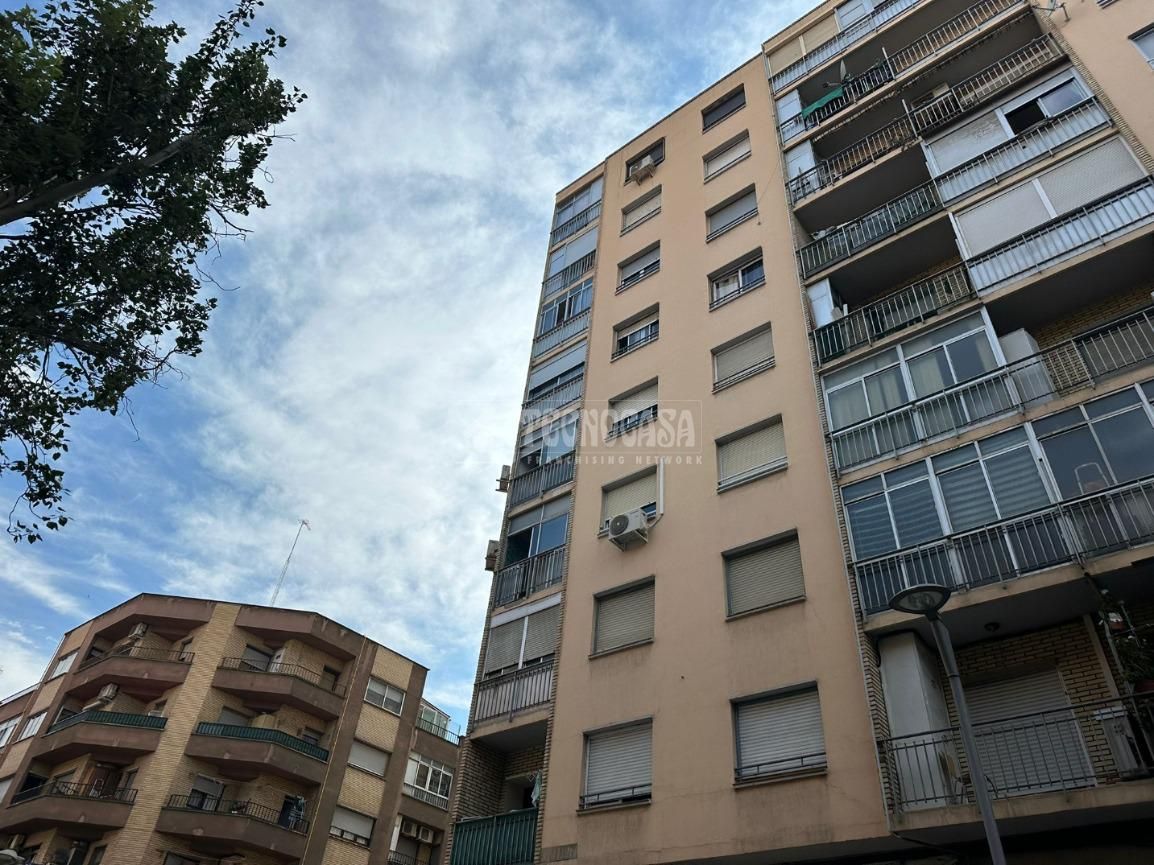 Vista exterior de Pis en venda en  Zaragoza Capital amb Terrassa