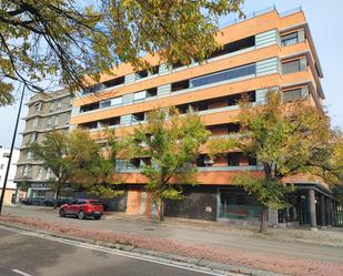 Vista exterior de Pis de lloguer en  Zaragoza Capital amb Aire condicionat i Balcó