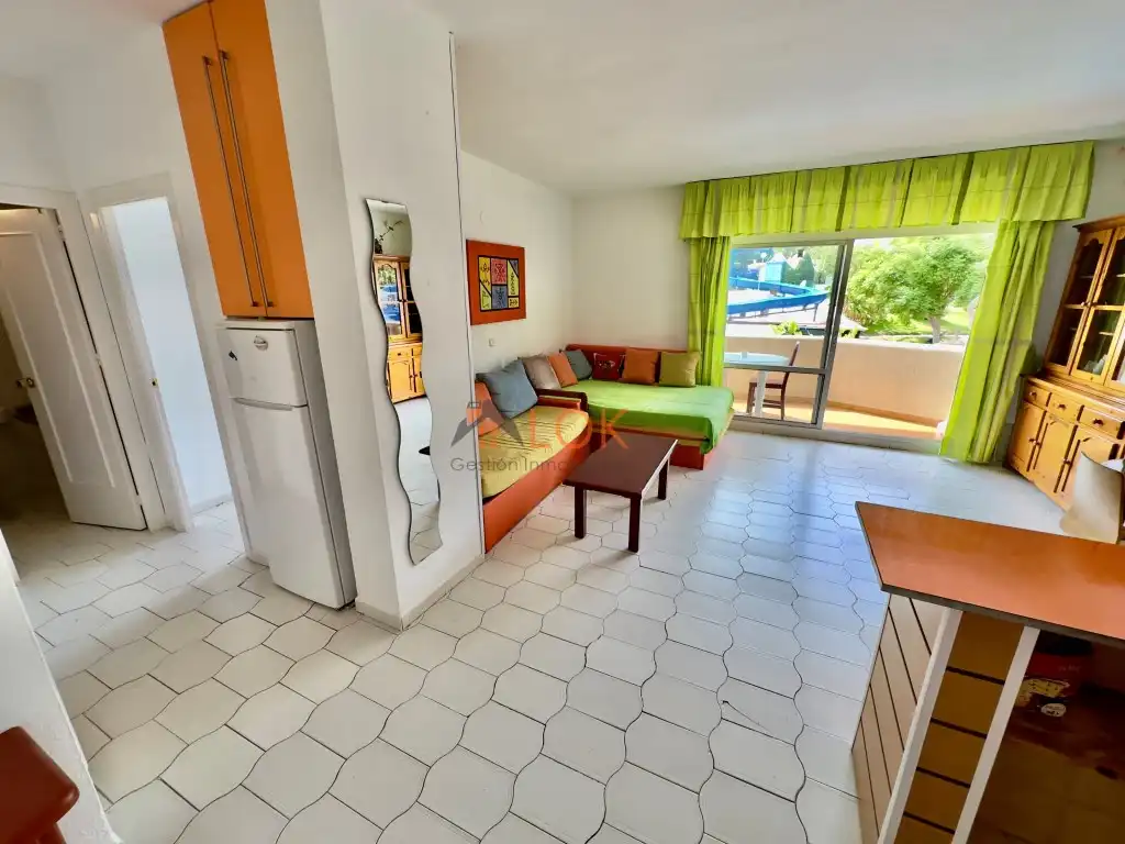 Bedroom of Flat for sale in Benalmádena