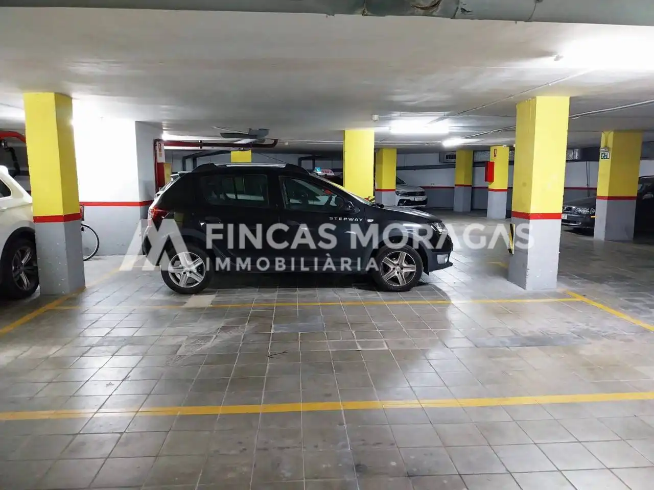 Aparcament de Garatge en venda en Sant Cugat del Vallès amb Alarma