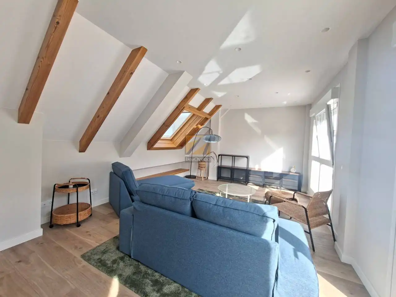 Living room of Attic for sale in Oviedo   with Heating, Terrace and Furnished