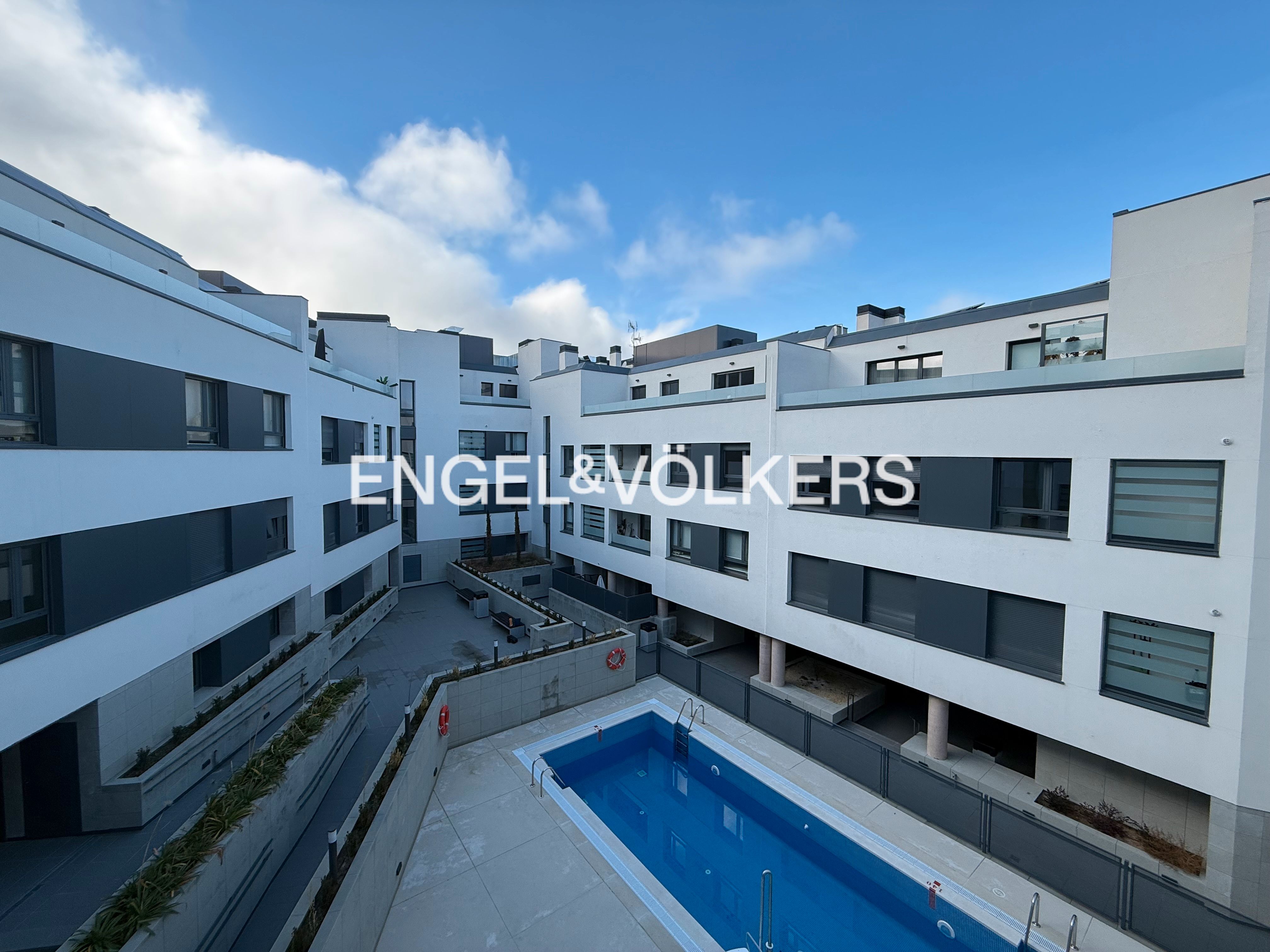 Vista exterior de Apartament de lloguer en Pozuelo de Alarcón amb Aire condicionat, Calefacció i Terrassa