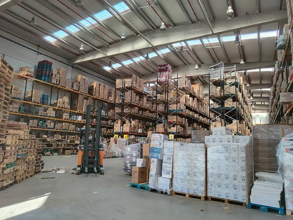 Industrial building to rent in Zona industrial, imagen 2