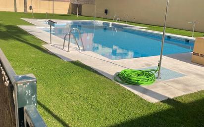 Swimming pool of Flat for sale in Algeciras  with Private garden, Terrace and Community pool