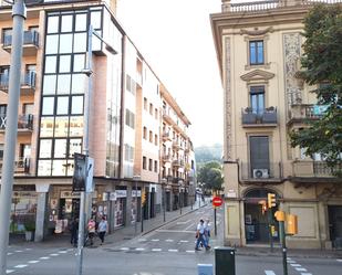 Exterior view of Flat to rent in Girona Capital  with Air Conditioner and Balcony