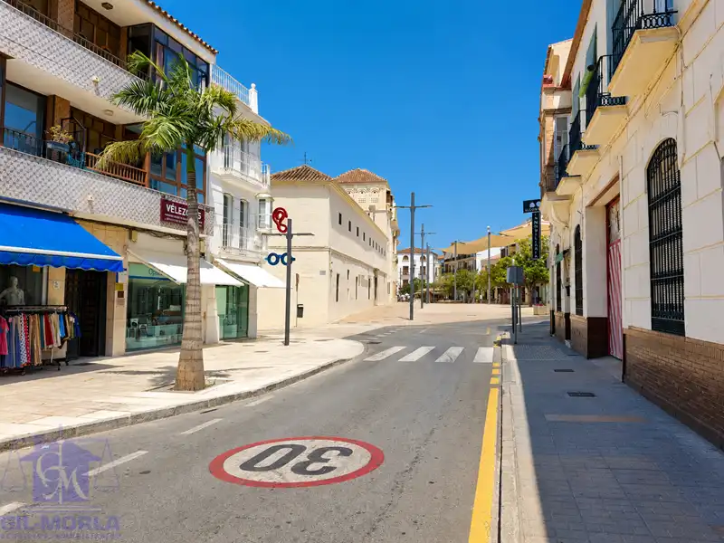 Vista exterior de Casa o xalet en venda en Vélez-Málaga amb Aire condicionat, Terrassa i Moblat