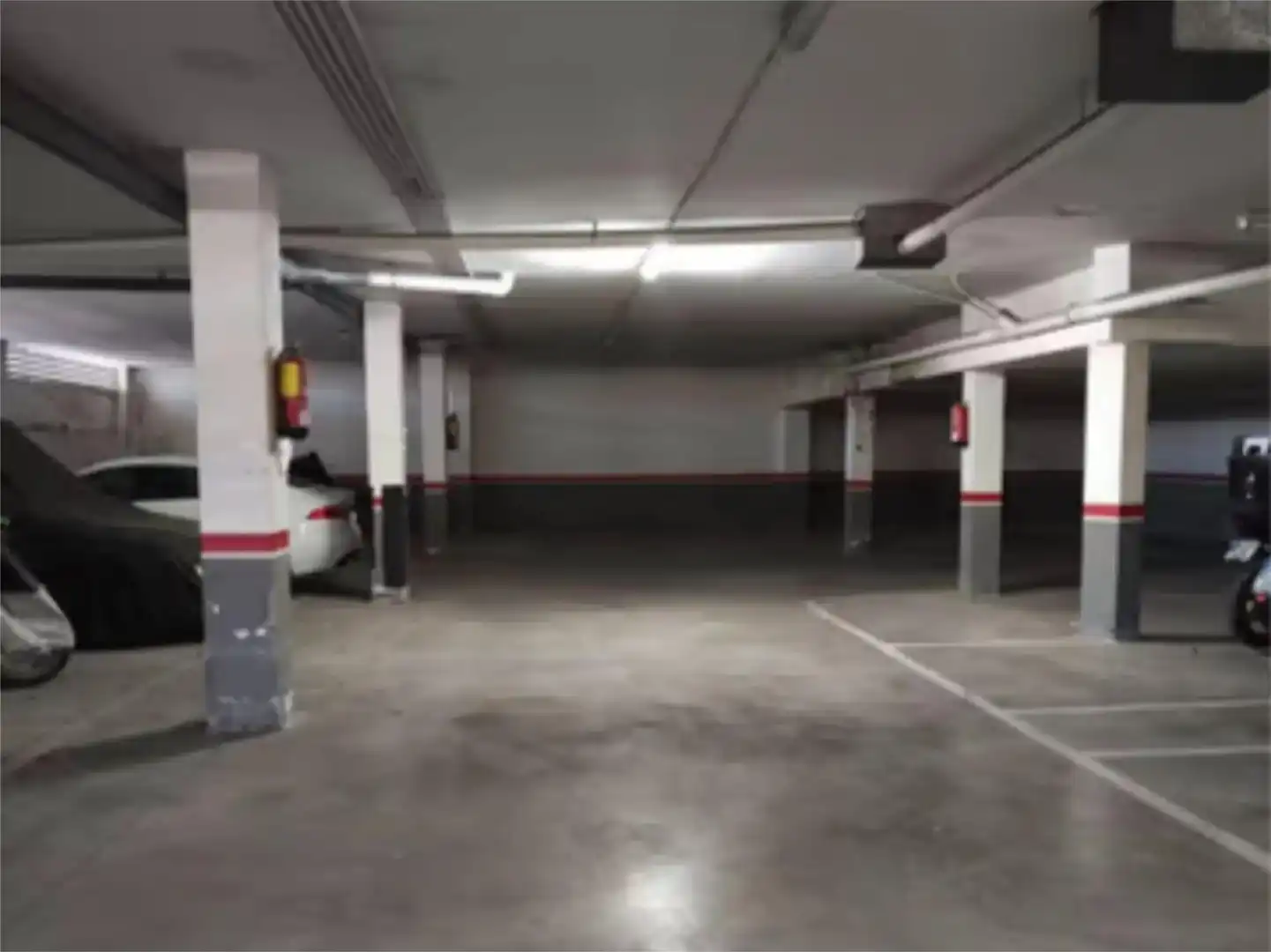 Parkplatz von Garage zum Verkauf in Cubelles