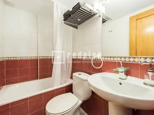 Habitación de Piso en venta en Madrid con Calefacción, Amueblado y Alarma