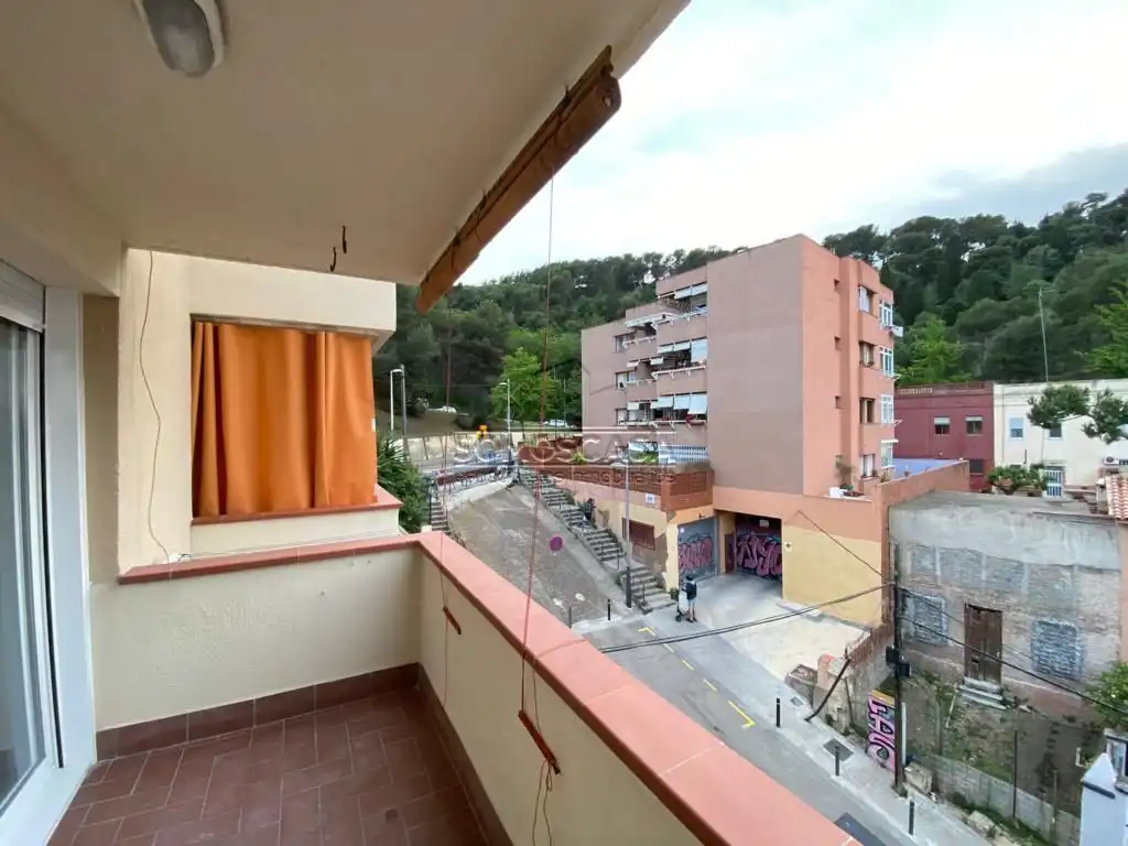Estudi de lloguer a Carrer de Garriga i Roca, El Guinardó