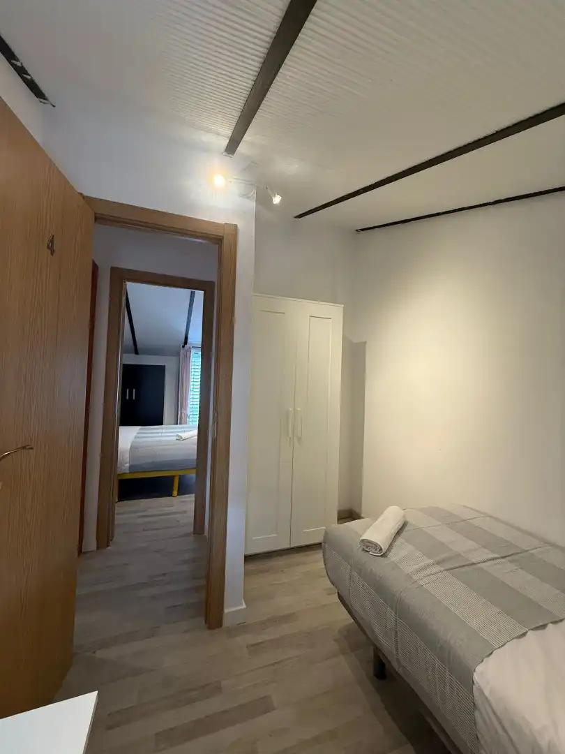 Room in Calle Alcalde Ronquillo, 20, Martiricos - La Roca - La Rosaleda
