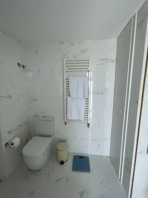 Baño de Piso de alquiler en Alicante / Alacant con Terraza, Amueblado y Internet