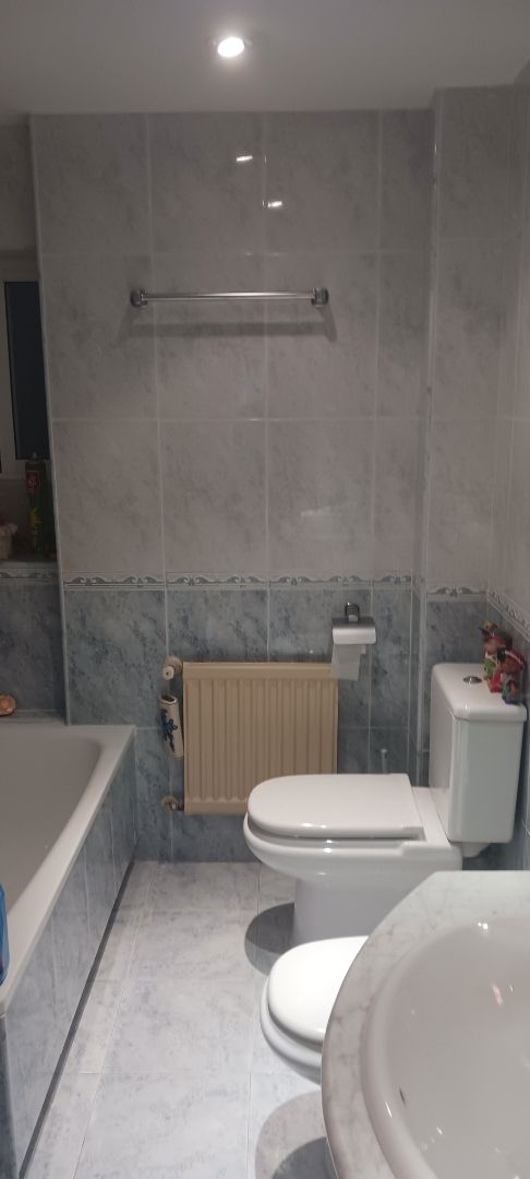Bathroom of Flat for sale in Alcorcón  with Heating, Parquet flooring and Terrace