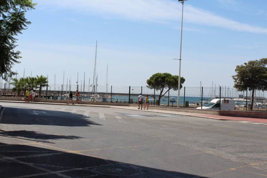 Exterior view of Planta baja to rent in Torrevieja  with Air Conditioner and Terrace