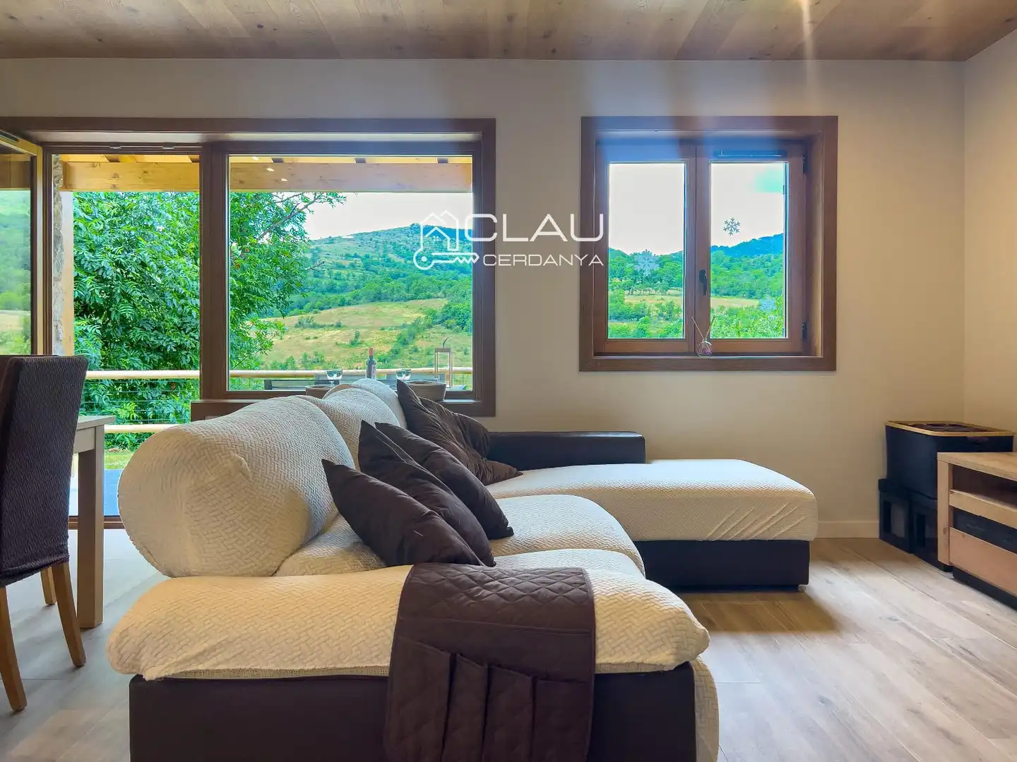 Sala de estar de Casa adosada de alquiler en Angoustrine  -  Villeneuve - des - Escaldes con Calefacción, Jardín privado y Parquet
