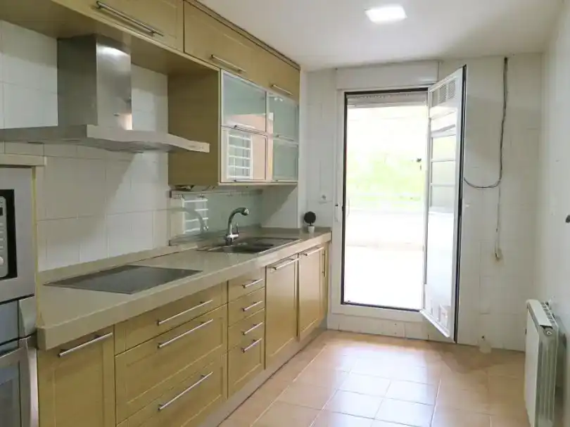 Cocina de Piso en venta en  Madrid Capital con Aire acondicionado