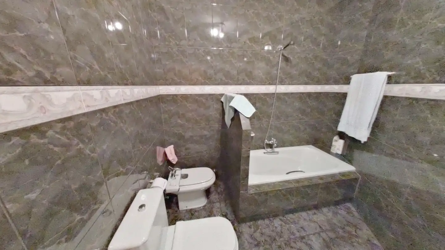 Baño de Piso en venta en Navahermosa con Calefacción, Terraza y Amueblado