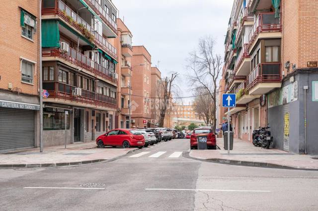 Piso en Venta en Calle Lucano en Canillejas