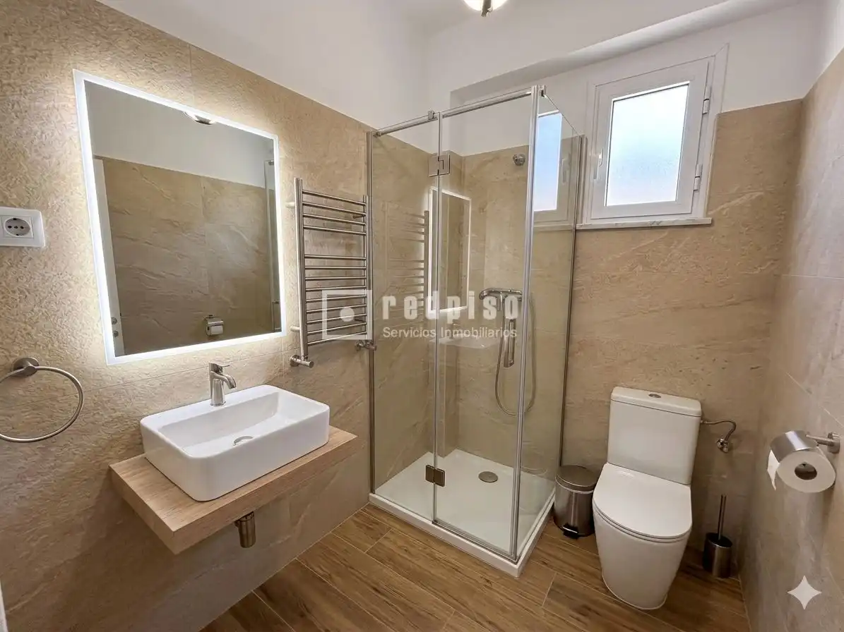 Baño de Piso en venta en Paterna con Calefacción