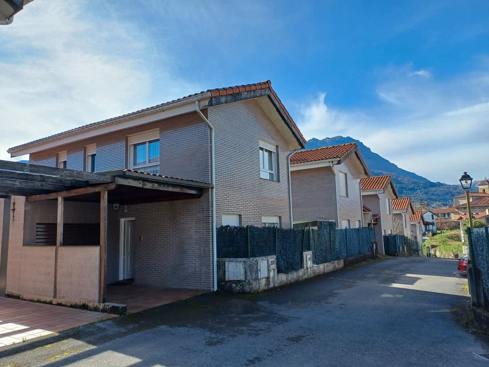 Vista exterior de Casa o xalet en venda en Ruesga amb Calefacció, Jardí privat i Moblat