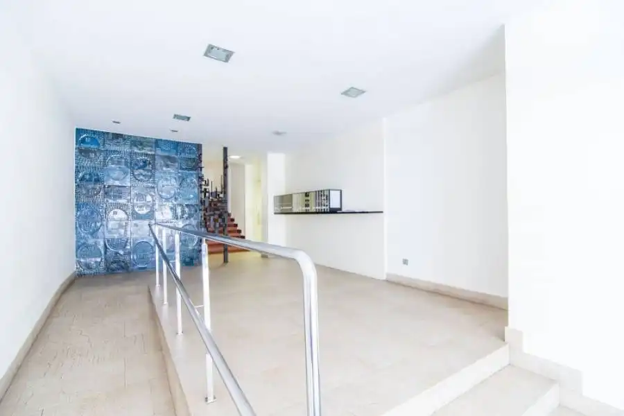 Piso en venta en Barcelona con Calefacción y Parquet