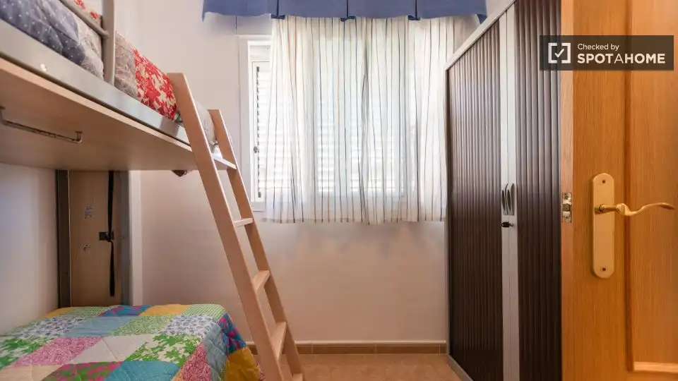Habitación de Piso de alquiler en Puçol con Aire acondicionado, Calefacción y Amueblado