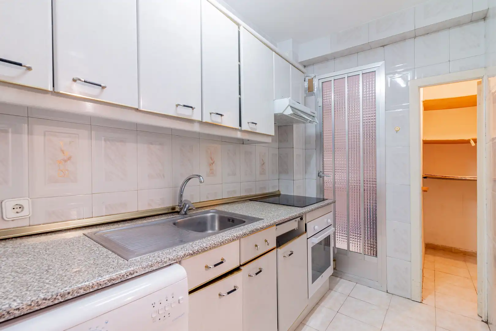Cocina de Piso en venta en Madrid con Calefacción
