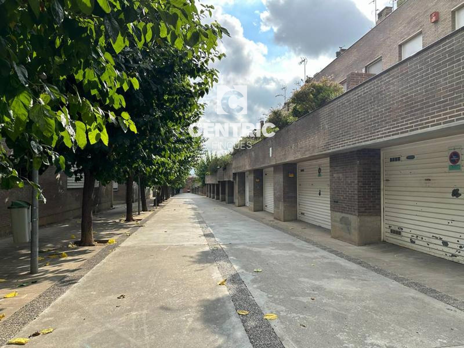 Exterior view of Single-family semi-detached for sale in Sabadell  with Air Conditioner, Heating and Terrace