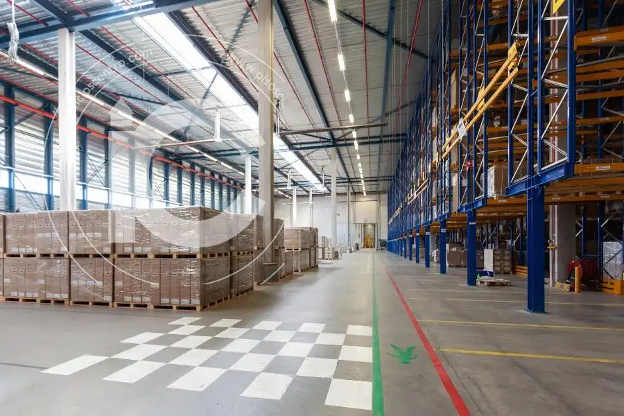 Nau industrial en venda a real, Maracena