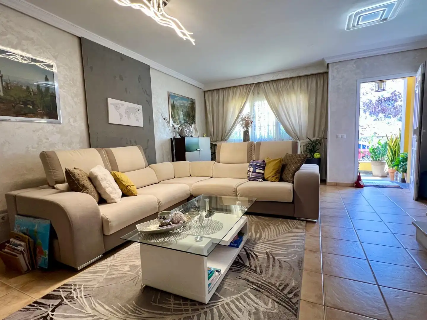 Sala d'estar de Casa o xalet en venda en Mogán amb Aire condicionat, Terrassa i Traster