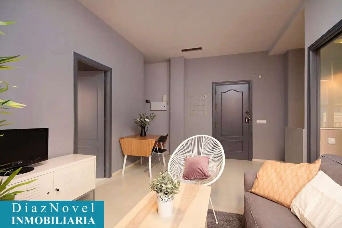 Piso con terraza en alquiler en Calle Ángel 3859, imagen 2