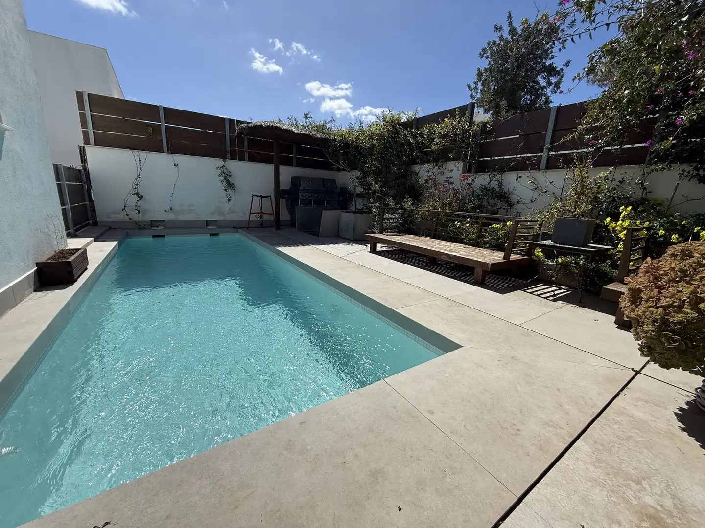 Piscina de Casa adosada en venda en Santa Eulària des Riu amb Aire condicionat, Calefacció i Jardí privat