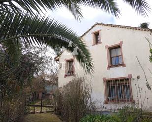 Vista exterior de Casa o xalet en venda en Alfoz de Lloredo amb Calefacció, Jardí privat i Terrassa