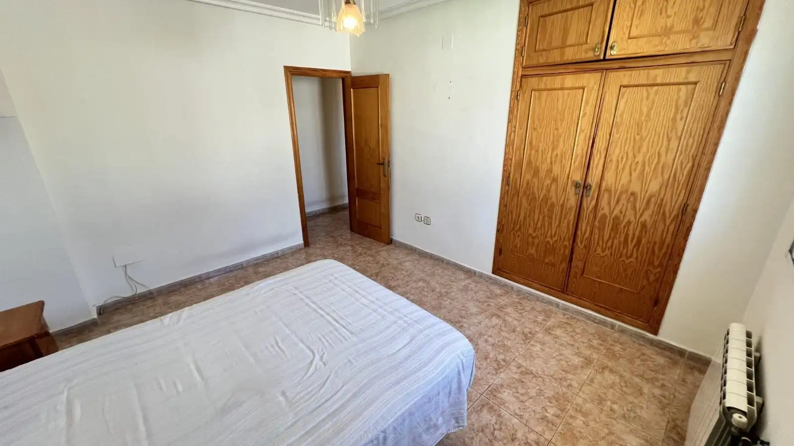 Habitación de Casa adosada en venta en Torrevieja con Aire acondicionado, Jardín privado y Terraza