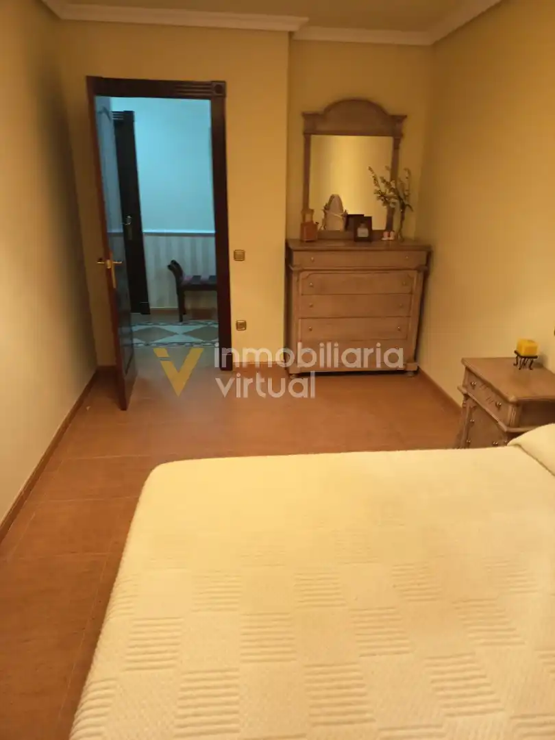 Habitación de Casa o chalet en venta en Lucena con Piscina y Amueblado