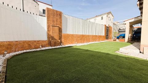 Foto 2 de Casa adosada en venta en Loeches, Madrid