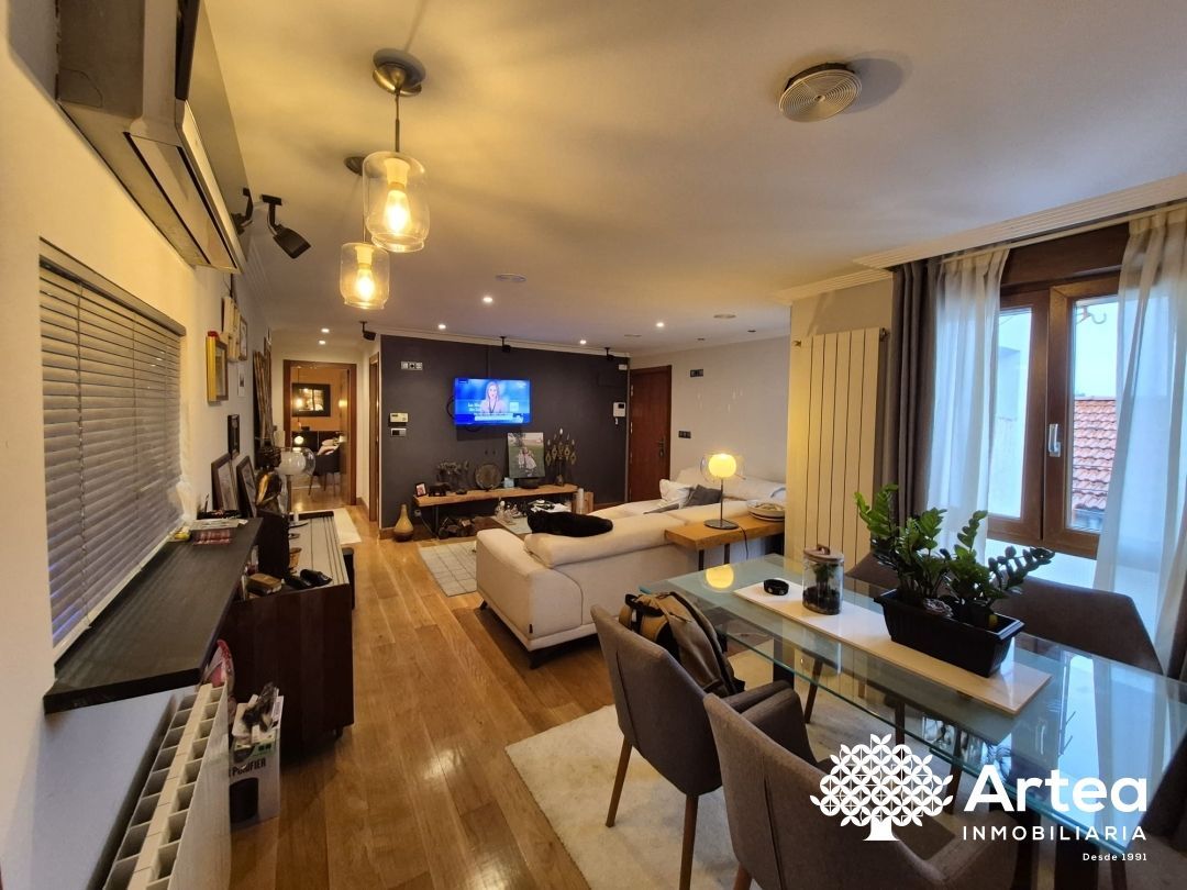 Living room of Flat for sale in Bilbao   with Air Conditioner and Heating