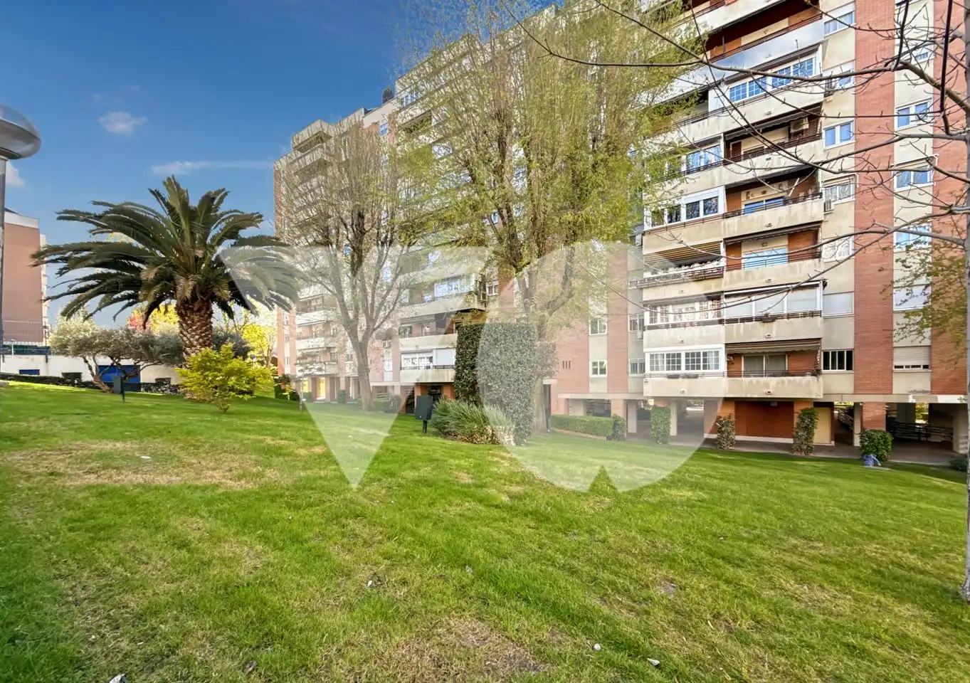 Vista exterior de Pis en venda en Madrid amb Calefacció, Parquet i Terrassa